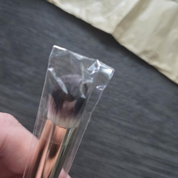 Hourglass Gold Makeup Brush set 3pcs Golden Gragon Case NEW - Picture 9 of 9